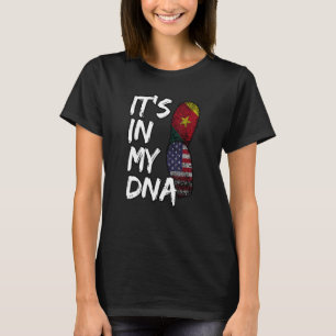 Cameroon Cameroonian America American Flag Hand Mi T-Shirt