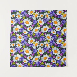 Camomile, wild flowers: seamless pattern. tapestry