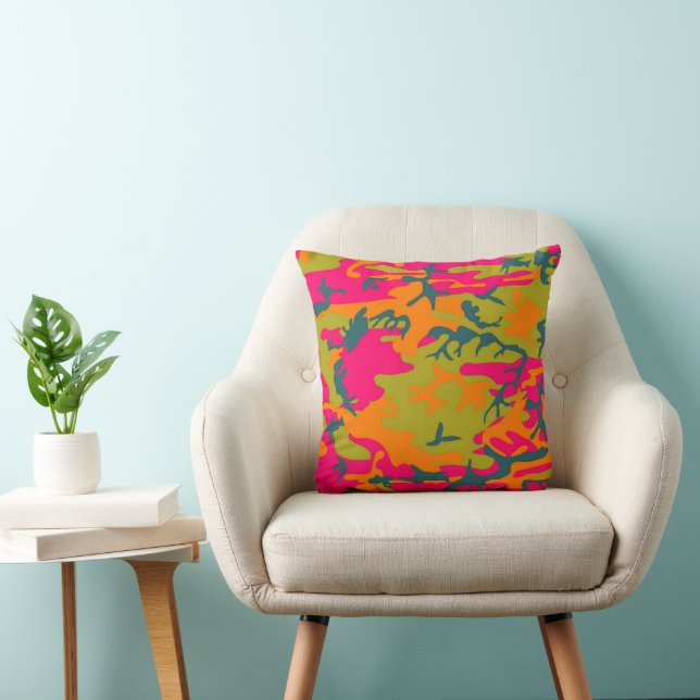 Camouflage 2 throw pillow (Chair)