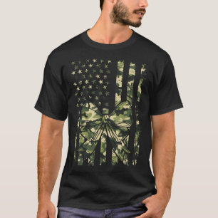 Camouflage Old Camo Bow Camo Coquette Bow Hunting  T-Shirt