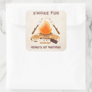 Camping Cute S'more 1er Sticker Carré d'anniversai