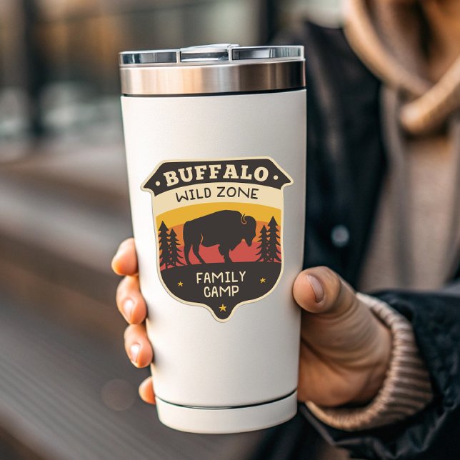 Camping de la zone sauvage de Buffalo | Sticker Di (Buffalo Wild Zone Camping Vinyl Sticker by PiggyPrint Stickers.)