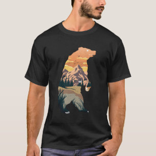 Camping Lover Wilderness Fan Nature Bear Gift Desi T-Shirt