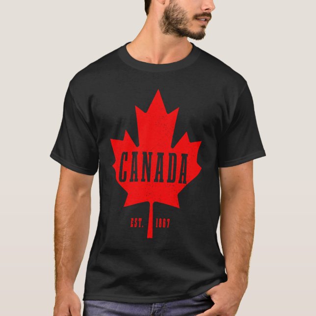 Canada Est 1867 Maple Leaf Canadian Flag Pride Roo T-Shirt (Front)