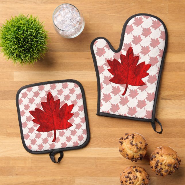 Canada-Maple Leaf by Shirley Taylor Oven Mitt & Pot Holder Set (Top Down)