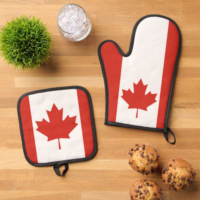 CANADA MAPLE LEAF OVEN MITT & POT HOLDER SET (Top Down)