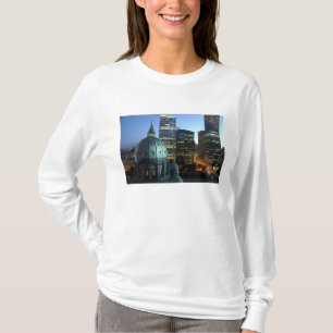 Canada, Quebec, Montreal. Downtown Montreal, T-Shirt