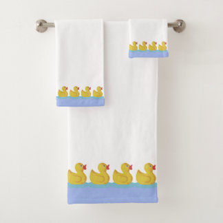 Canetons mignons sur fond blanc