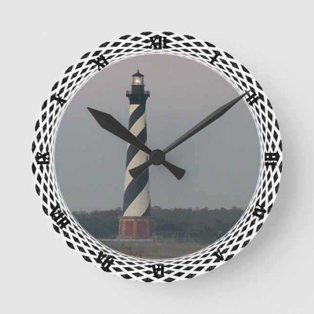 CAPE HATTERAS LIGHTHOUSE ROUND CLOCK (Front)