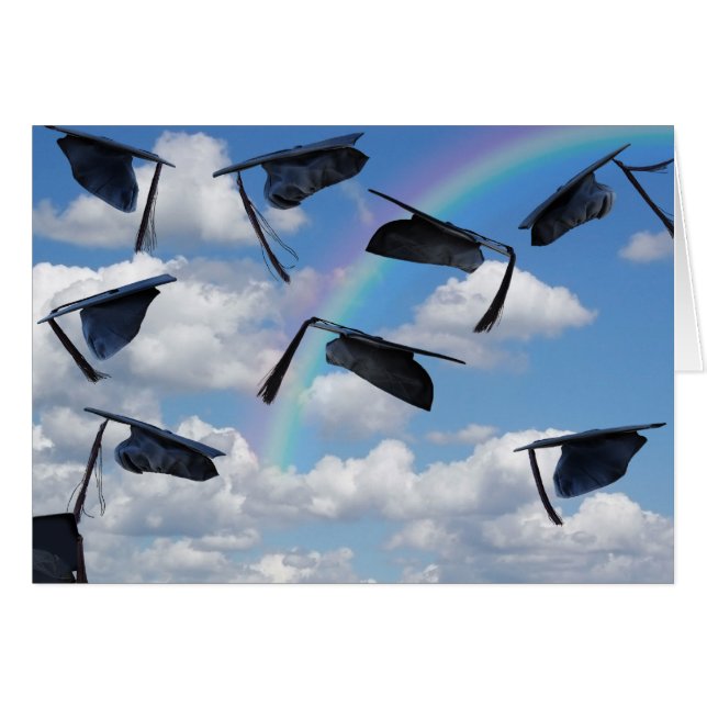 Capuchons de graduation dans le ciel avec arc en c (Devant horizontal)