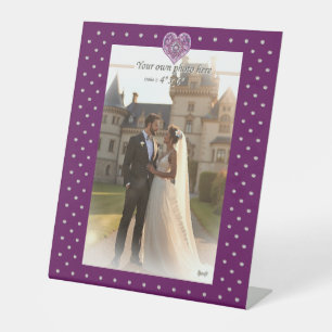 Cardinal red Rosace Pedestal Sign