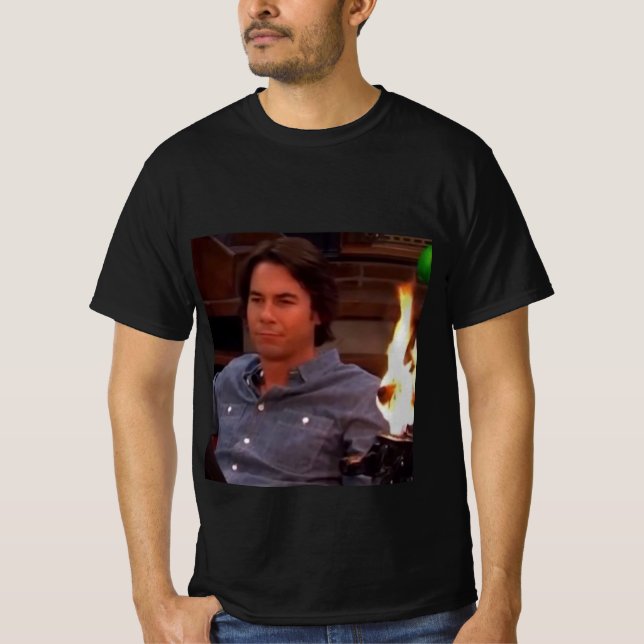 Carly Spencer avec T-shirt feu (Devant)