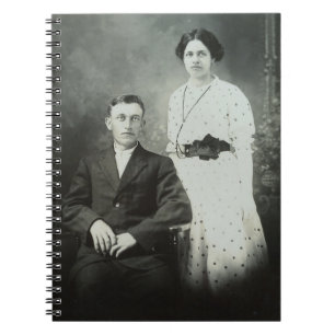 Carnet 1914 M. & Mme Hill RPPC B&W Photo Couple Image