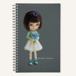 Carnet 5.5x8.5 Journal: Between Stations