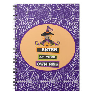 Carnet à thème de la sorcière d'Halloween