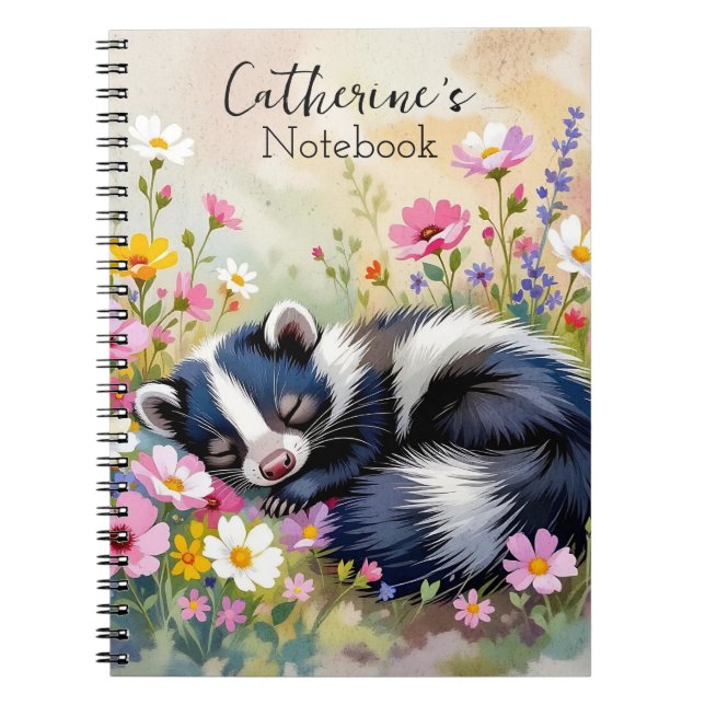 Carnet An Adorable Skunk Napping in Flowers Personalized (Devant)