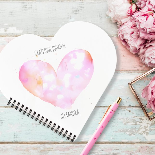 Carnet Aquarelle rose Coeur Gratitude personnalisée Journ (This pretty journal features a watercolor heart in shades of pink and coral.)