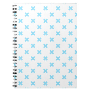 Carnet Bébé bleu croix coutures sur blanc