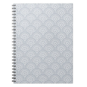 Carnet Bleu mandala vagues motif sur fond blanc