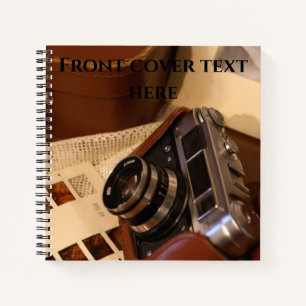 Carnet Caméra analogique vintage en coque marron cuir