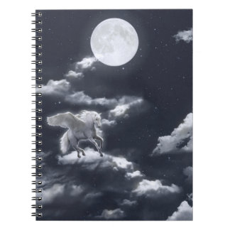 Carnet Cheval ailé blanc : ciel au clair de lune.