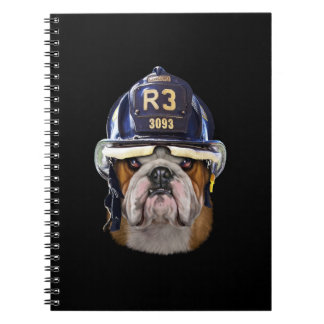 Carnet Chien de taureau anglais grognon portant un casque