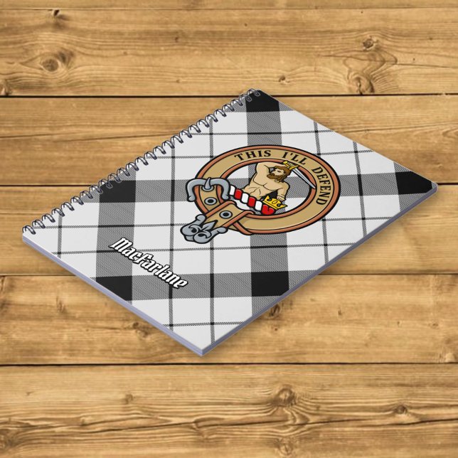 Carnet Clan MacFarlane Crest sur tarte noir et blanc (Créateur téléchargé)