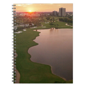 Carnet Club national au coucher du soleil, Aventura, la