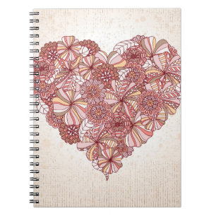 Carnet Coeur fait de fleurs tirées par la main