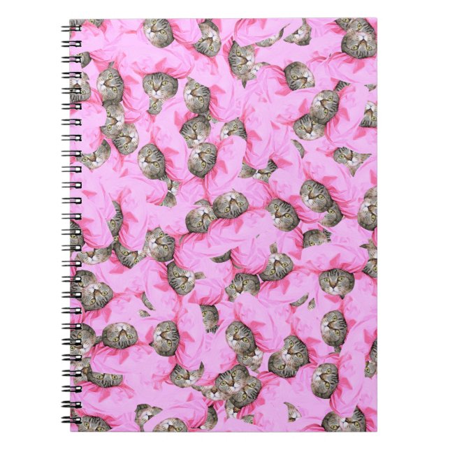 Carnet Cute Chat dans un Motif Casquette rose Random (Devant)