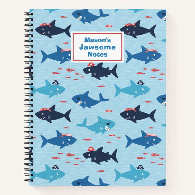 Carnet De mignons requins drôles avec des casquettes pira (Devant)
