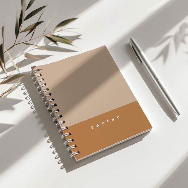Carnet de nom personnalisé du bloc de couleurs de  (Blush pink color block personalizable notebook.)