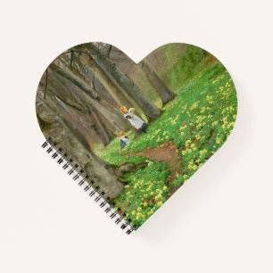 Carnet Deux filles cueillant des fleurs dans la forêt de