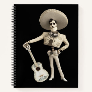 Carnet Disney Pixar Coco   Ernesto   Tenir une guitare