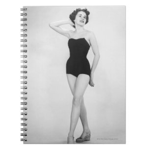 Carnet Femme dans le corset noir