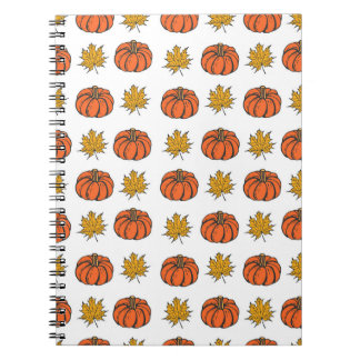 Carnet Feuilles d'automne : Motif Citrouille à main