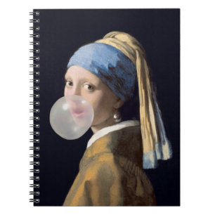 Carnet Fille à oreille perle soufflant une gomme à bulles