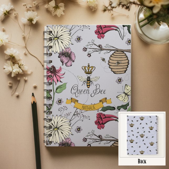 Carnet Floral Queen Bee et Crown Lavender (Chic Queen Bee Custom Notebook
Front: Personalized Name or Message
Back: Fun Queen Bee & Crown Print)
