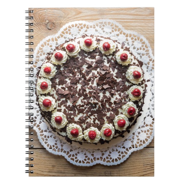 Carnet Gâteau de la Forêt-Noire sur bois rustique (Devant)