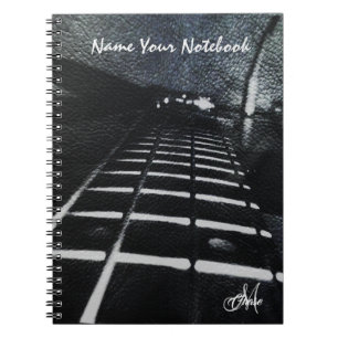 Carnet Guitare basse grunge en cuir noire personnalisée