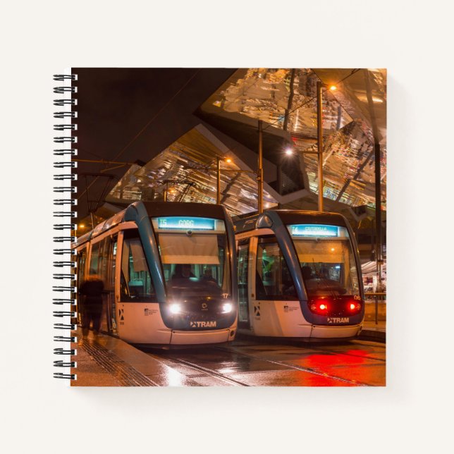 Carnet Image nocturne des tramways de Barcelone sous la p (Devant)