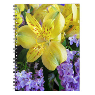 Carnet Jaune et Fleurs Lilac Violettes