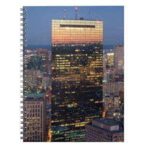 Carnet Le bâtiment de Boston avec la lumière traîne su