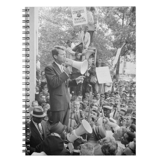 Carnet Le sénateur Robert Kennedy en campagne pour le pré (Devant)