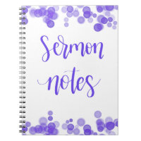 Le sermon note le carnet, main marquée avec des