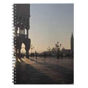 Carnet Lever de soleil sur la Plaza San Marco