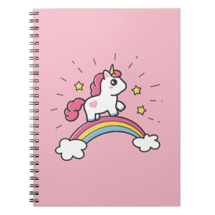 Carnet Licorne mignonne sur une conception d'arc-en-ciel