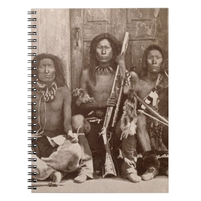 Carnet L'Indien trois brave, photographié par l'anglais (Devant)
