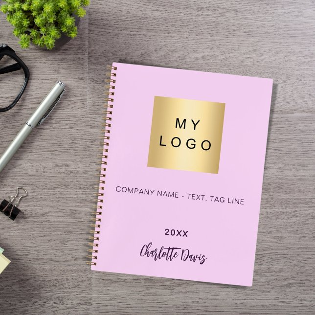 Carnet Logo de l'entreprise de script de nom rose (Créateur téléchargé)