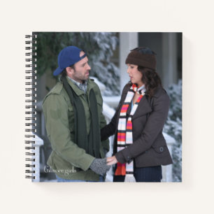 Carnet Lorelai & Luke Holding Hands in the Snow